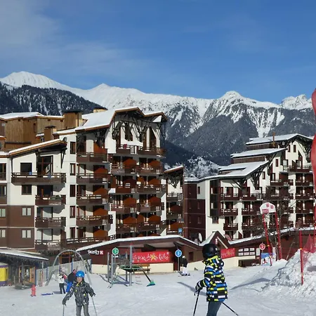 Lumineux Avec Balcon Sud, Plein Coeur De La Tania, Skis Aux Pieds - Fr-1-513-43